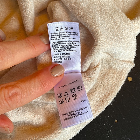 BAREFOOT DREAMS NWT! Cozychic Ultra Lite Tie Front Top Sweater Sand Dune Small - Picture 11 of 11